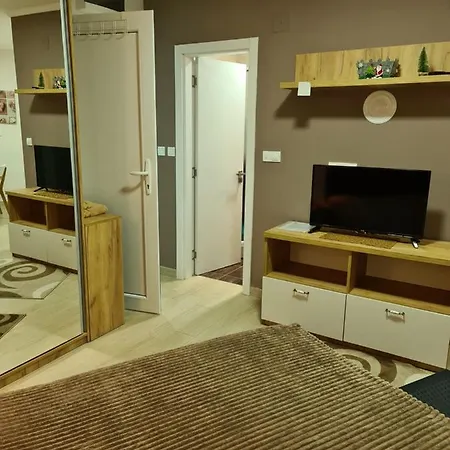 Gavric Πανσιόν 3*